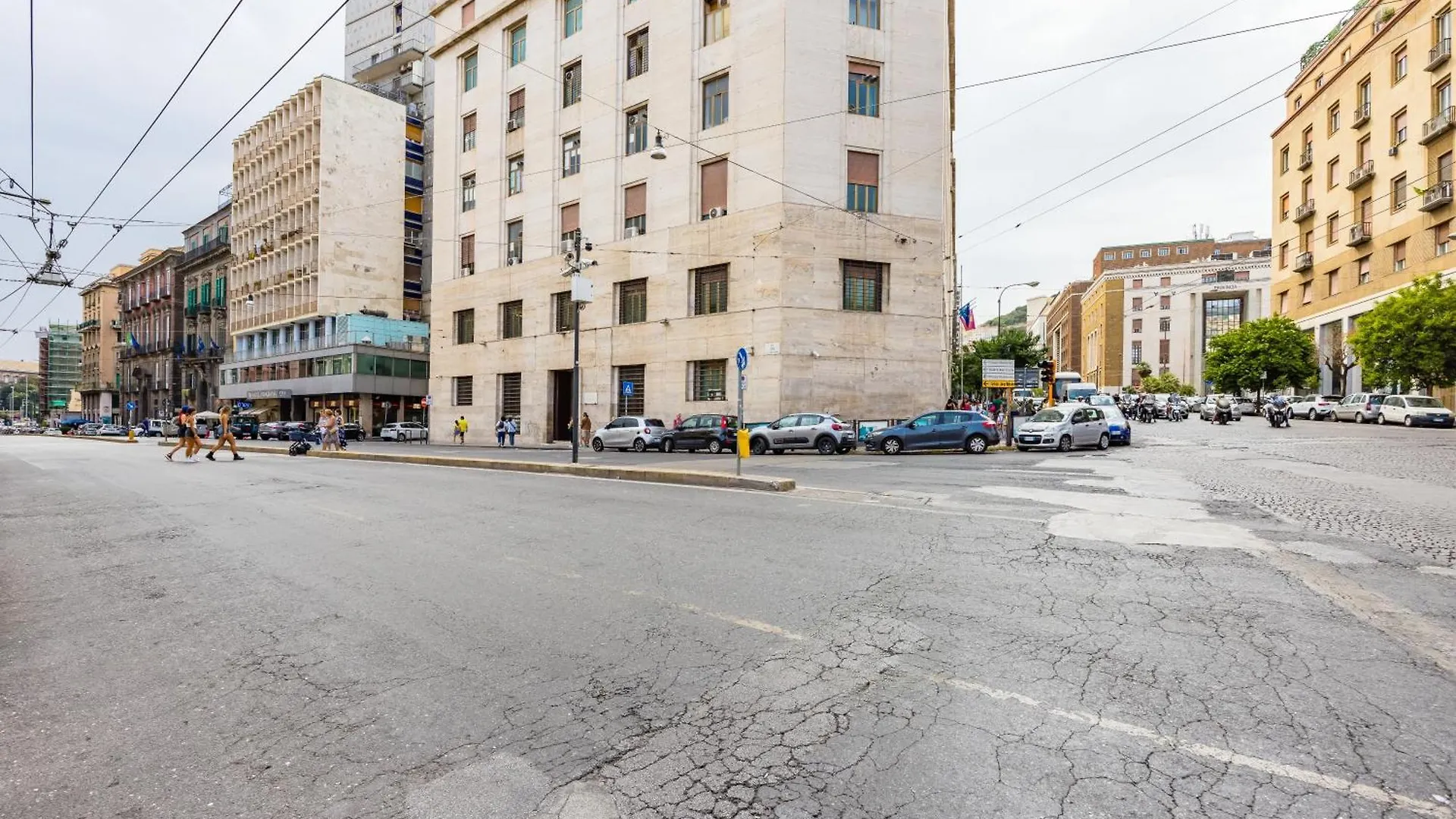 At Twenty-One - New Apt Exclusive Panoramic Views! Naples Italy