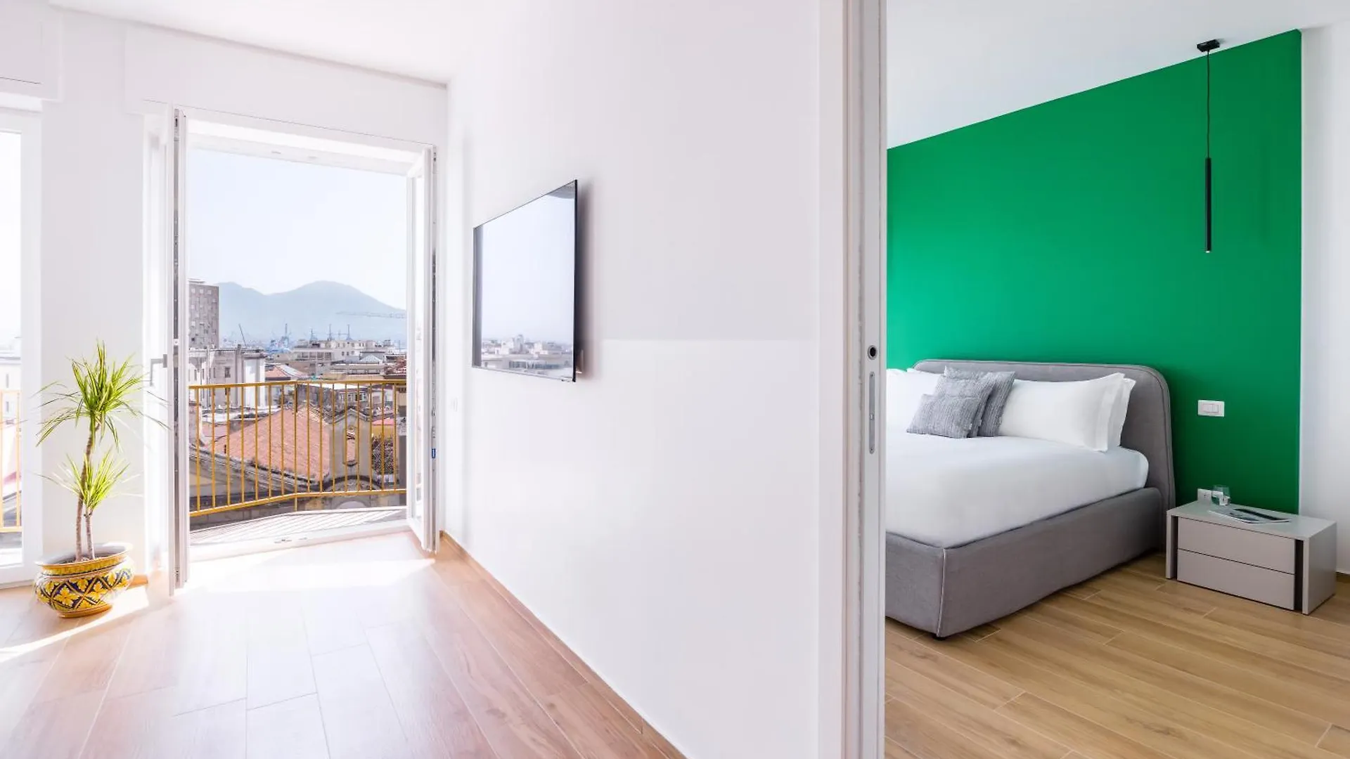 At Twenty-One - New Apt Exclusive Panoramic Views! Naples Apartment