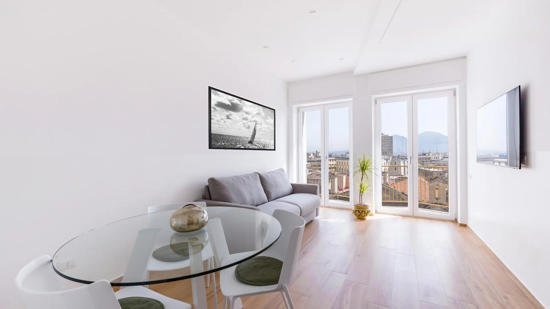 At Twenty-One - New Apt Exclusive Panoramic Views! Naples